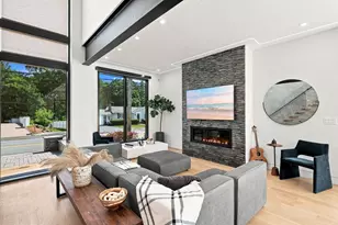61 Walnut St, Saugus, MA 01906 - Photo 7