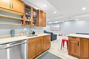 61 Walnut St, Saugus, MA 01906 - Photo 27