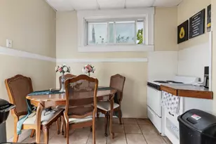381 Pine St, Fall River, MA 02720 - Photo 17