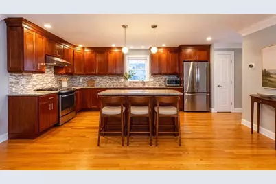 233 Grove St #2, Waltham, MA 02453 - Photo 3