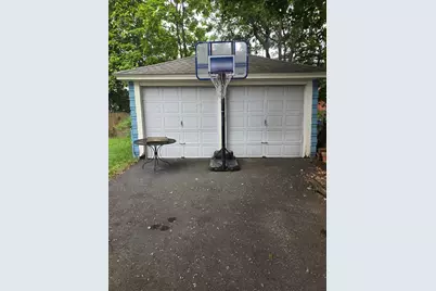 81 Lyndale St, Springfield, MA 01108 - Photo 17