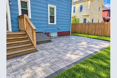 81 Lyndale St, Springfield, MA 01108 - Photo 11