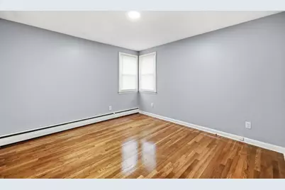 52 Navajo Rd, Springfield, MA 01109 - Photo 7