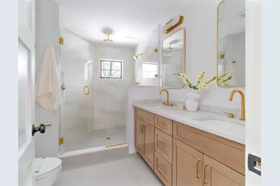712 Watertown St #2, Newton, MA 02460 - Photo 17