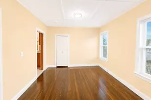 19 Bradford St, Everett, MA 02149 - Photo 7