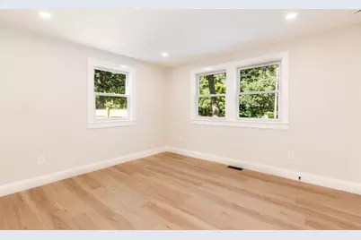 888 Phinneys Ln, Barnstable, MA 02632 - Photo 19
