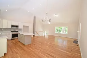 2 Clarendon Cir, Holbrook, MA 02343 - Photo 5