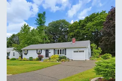 4 Willow St, Franklin, MA 02038 - Photo 1
