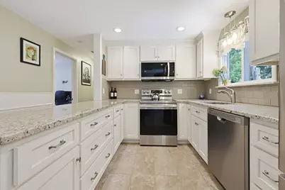4 Willow St, Franklin, MA 02038 - Photo 11