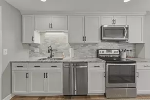 402 Ridgefield Cir, Clinton, MA 01510 - Photo 9