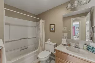 402 Ridgefield Cir, Clinton, MA 01510 - Photo 23