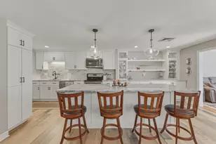 402 Ridgefield Cir, Clinton, MA 01510 - Photo 1