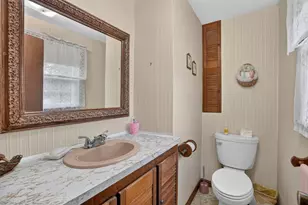 1025 Cherokee St, New Bedford, MA 02745 - Photo 15