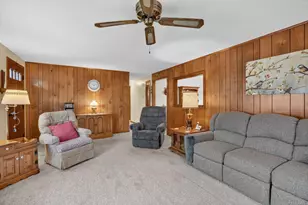 1025 Cherokee St, New Bedford, MA 02745 - Photo 5