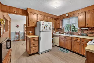 1025 Cherokee St, New Bedford, MA 02745 - Photo 11