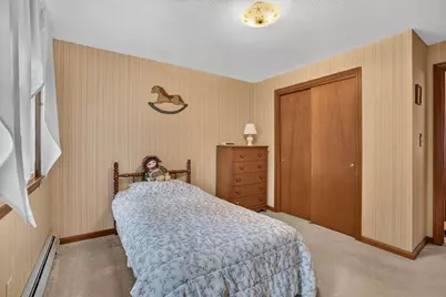 1025 Cherokee St, New Bedford, MA 02745 - Photo 17