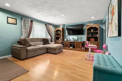 17 Louis Ln #17, Randolph, MA 02368 - Photo 3