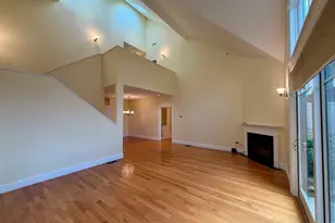 38 Courtyard Pl, Lexington, MA 02420 - Photo 3