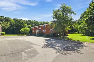 39 Pleasant St, Northborough, MA 01532 - Photo 3