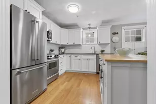 16 Ship St, Newburyport, MA 01950 - Photo 3