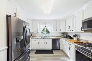 968 Osgood St, New Bedford, MA 02745 - Photo 19