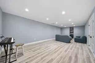 1 Lincoln Ct, Medfield, MA 02052 - Photo 31