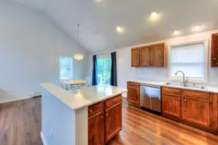 4 Matteo St, Worcester, MA 01606 - Photo 9