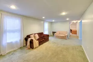 4 Matteo St, Worcester, MA 01606 - Photo 23