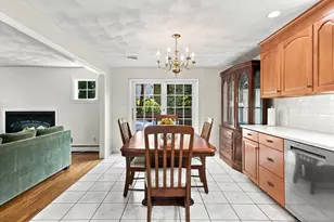 24 Richardson St, Winchester, MA 01890 - Photo 9