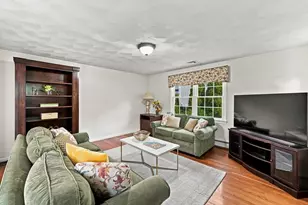 24 Richardson St, Winchester, MA 01890 - Photo 5