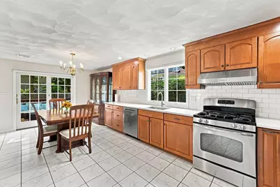 24 Richardson St, Winchester, MA 01890 - Photo 11
