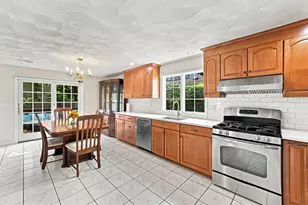 24 Richardson St, Winchester, MA 01890 - Photo 11
