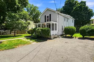 24 Richardson St, Winchester, MA 01890 - Photo 1