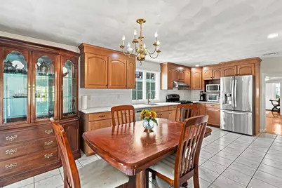 24 Richardson St, Winchester, MA 01890 - Photo 9
