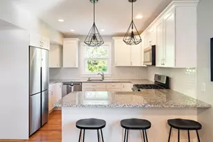 32 Oakland St, Newton, MA 02458 - Photo 3