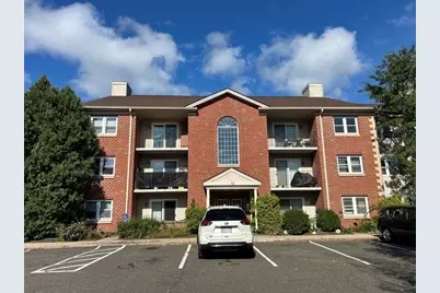 32 Maple Crest Cir #I, Holyoke, MA 01040 - Photo 1