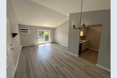 32 Maple Crest Cir #I, Holyoke, MA 01040 - Photo 3