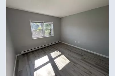 32 Maple Crest Cir #I, Holyoke, MA 01040 - Photo 11