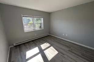 32 Maple Crest Cir, Holyoke, MA 01040 - Photo 11