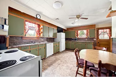 55 Park Ave, Ware, MA 01082 - Photo 13
