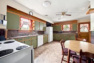 55 Park Ave, Ware, MA 01082 - Photo 13