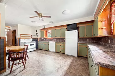 55 Park Ave, Ware, MA 01082 - Photo 3