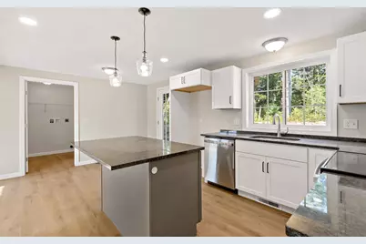 43 Bumblebee Dr, Plymouth, MA 02360 - Photo 11