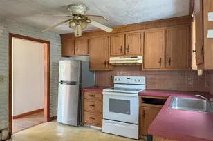 62 Carlisle St, Brockton, MA 02302 - Photo 27