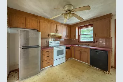 62 Carlisle St, Brockton, MA 02302 - Photo 7