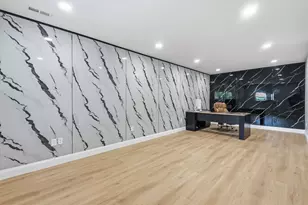 25 Shopping Ct, Agawam, MA 01101 - Photo 5