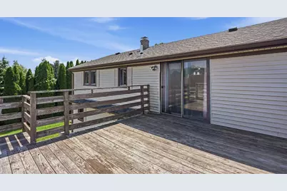 21 Webster St, Dartmouth, MA 02748 - Photo 25