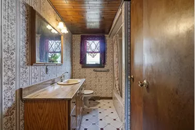21 Webster St, Dartmouth, MA 02748 - Photo 17