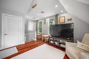 26 Village St, Marblehead, MA 01945 - Photo 9