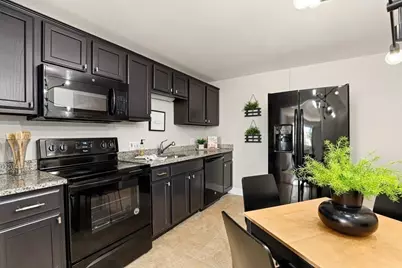 41 Walnut St #21, Waltham, MA 02453 - Photo 3